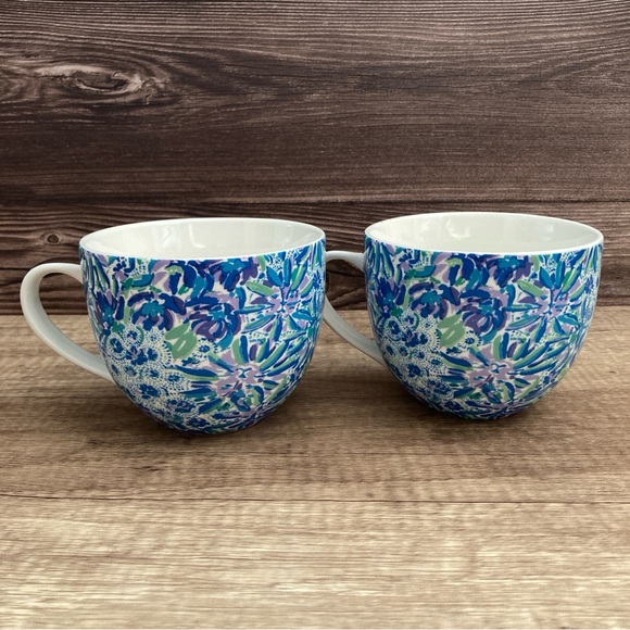 Set of 2 Lilly Pulitzer Mugs Blue Floral Gold Accents Cottagecore Coffee Cups - Picture 3 of 9